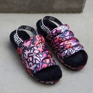 Women's Ugg Puff Yeah Pop Graffiti Size 6